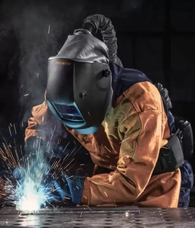Сварочная маска с автоматическим светофильтром и подачей воздуха Tecmen 815S с PAPR (внешняя кнопка зачистки)